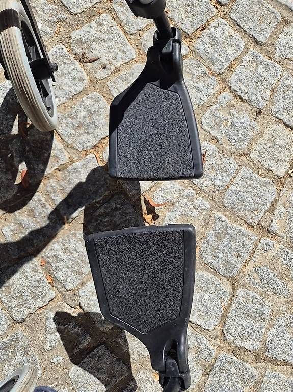 Sedie a rotelle: Fauteuil roulant pliable presque neuf – Usato da Lausanne venduto da forkandjconly 3