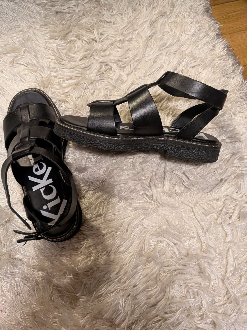 Kickers Chaussures femmes: Sandalen Kickers – D'occasion à Wangen ZH par rom_9c8d 3