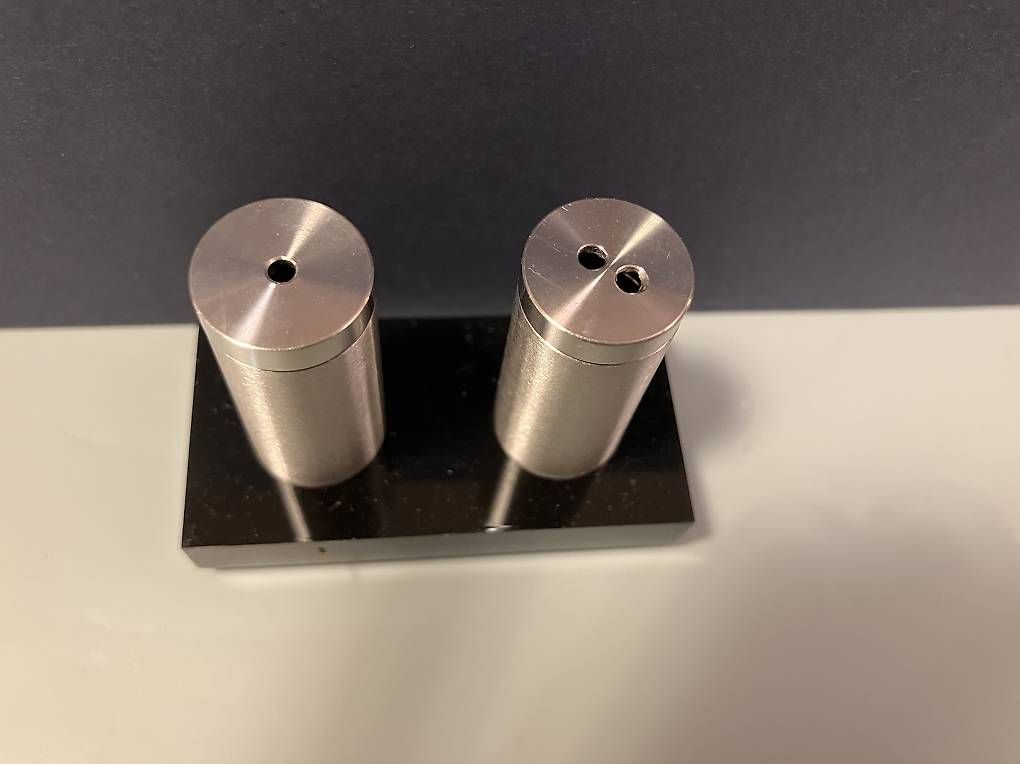 Set di piatti: Minimalistisch Salz-und Pfefferstreuer – Usato da St. Gallen venduto da jbr_q7tx 1
