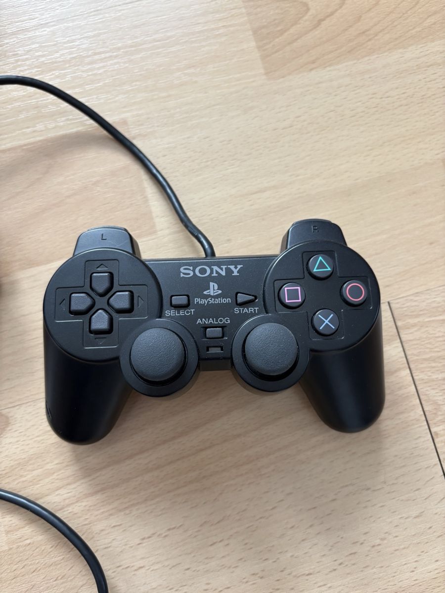 Sony Controller: Sony PlayStation Analog Controller, schwarz, gebraucht – Gebraucht aus Meisterschwanden von beauty26. 1