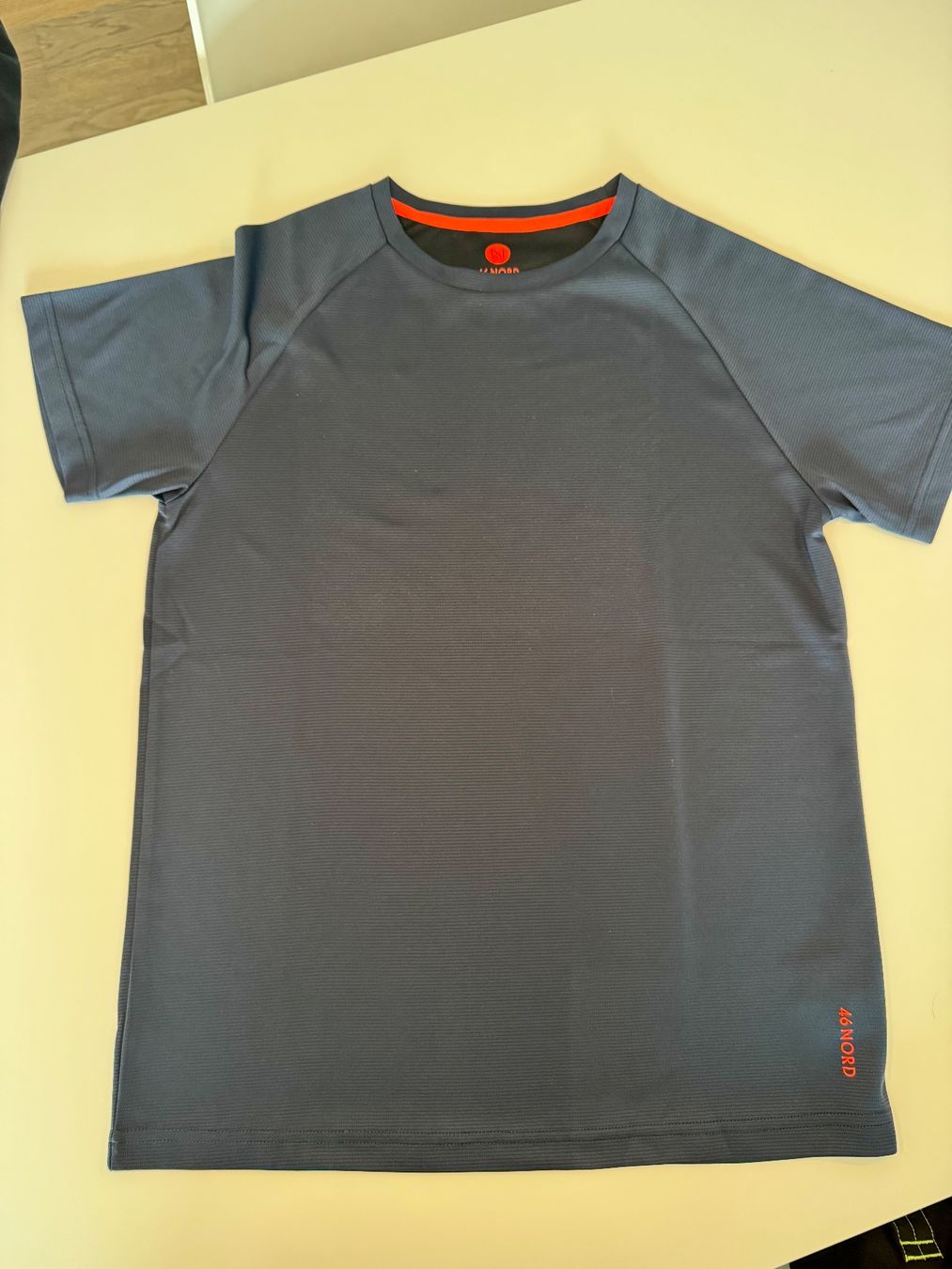 46 Nord T-shirt: 46 Nord T-Shirt – Usato da Domat/Ems venduto da cowi 1