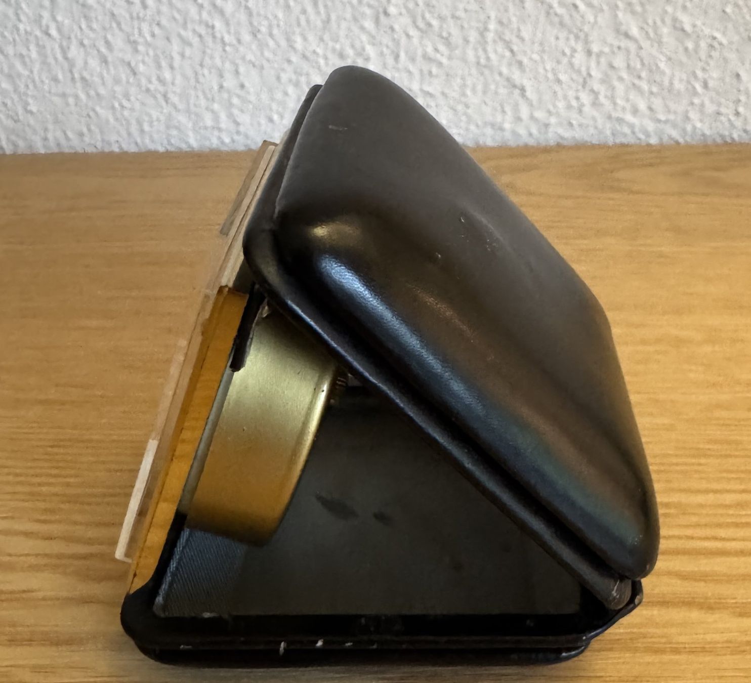 Looping Sveglie: Looping Reisewecker, Vintage, mit Etui, Goldfarben – Usato da Hombrechtikon venduto da Oldclock 1