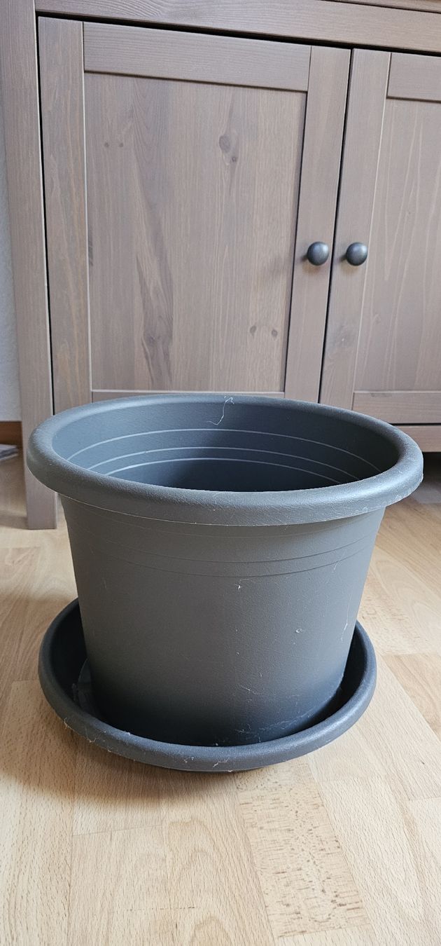 Vasi per fiori: Blumentopf mit Untersetzer Cilio Grösse 35 cm anthrazit – Usato da Suberg venduto da nat_qvg5