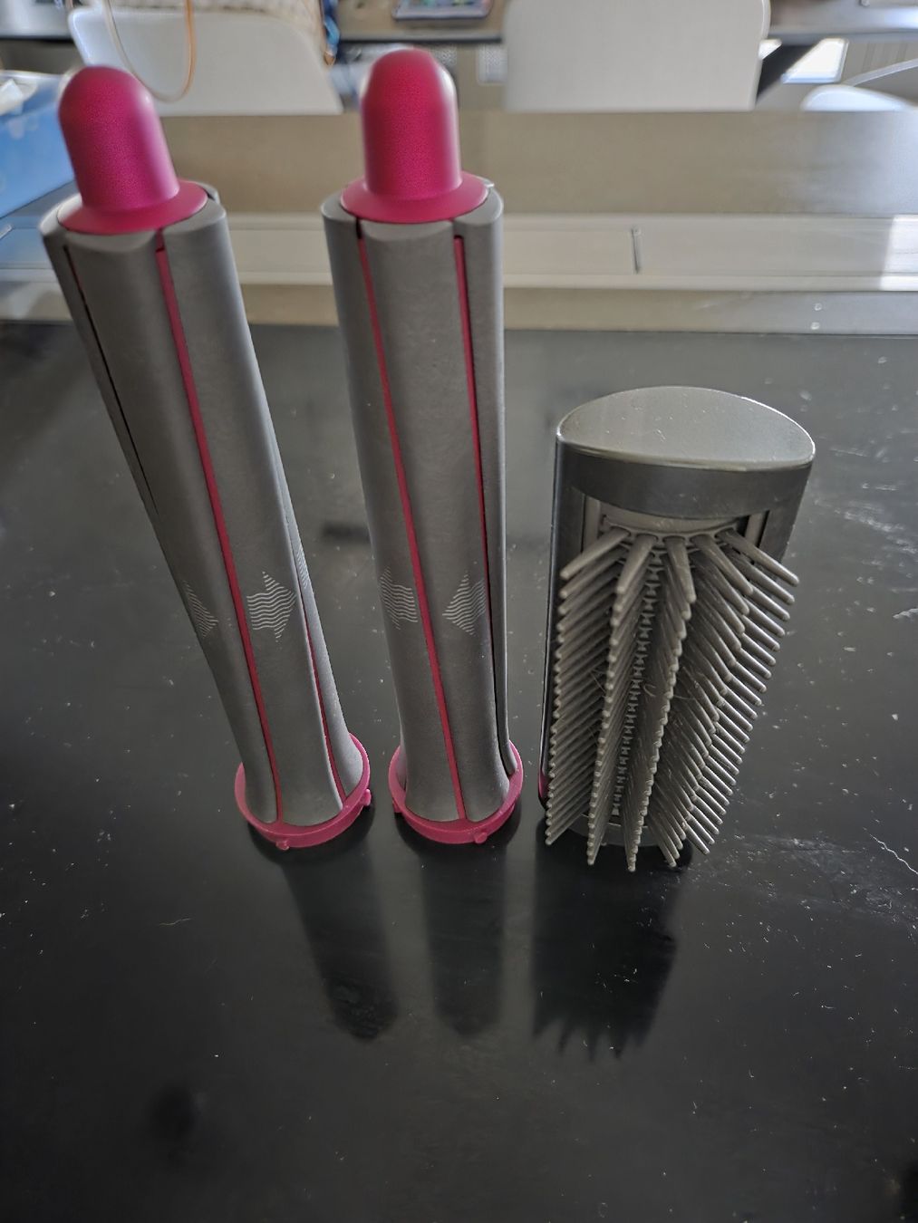 Dyson Asciugacapelli: Dyson Airwrap Volume+Shape Complete (Fuchsia)+Extra-Augsätze – Usato da Rotkreuz venduto da cat.dra 5