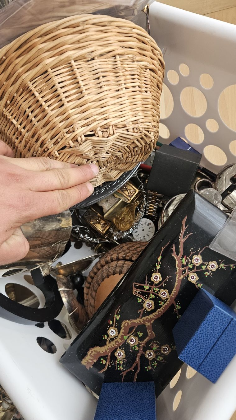 Toutes les décorations: Lot Verschiedene Flohmarkt Sache – D'occasion à Rickenbach b. Wil par nic_8ljr 7