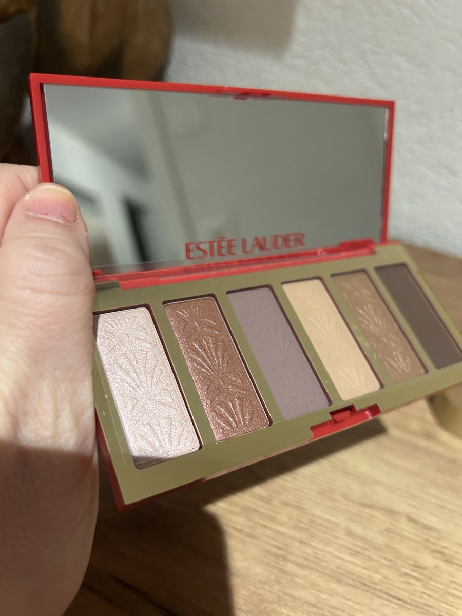 Estée Lauder Make-up: Estee Lauder Set: Eyeshadow Palette, Cleanser, Lip Gloss – Nuovo (secondo la descrizione) da Marin-Epagnier venduto da Kty_1907 2