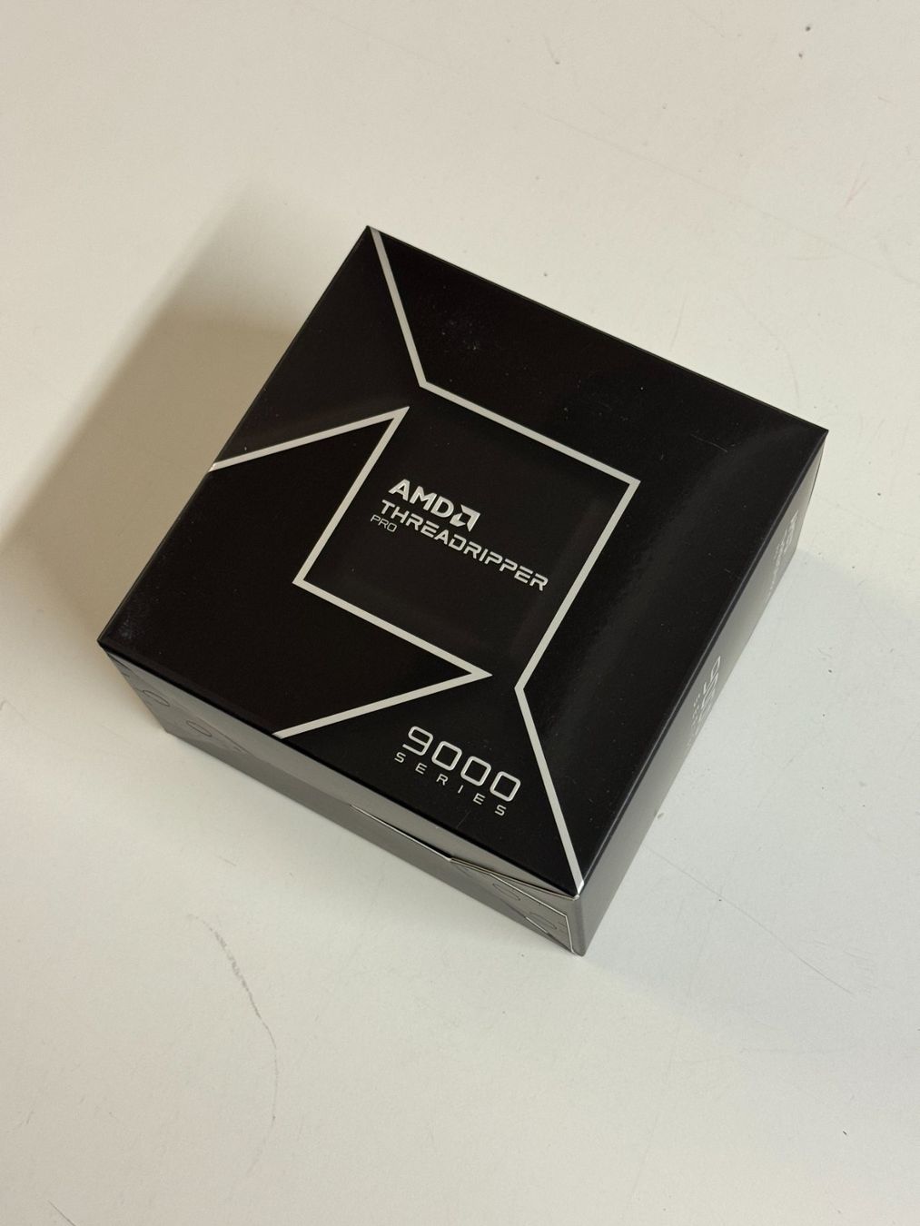 Amd Composants électroniques: Set AMD Threadripper Pro 9985WX + ASUS Pro WS WRX90E – Neuf (Voir description) à Basel par Archi40 8