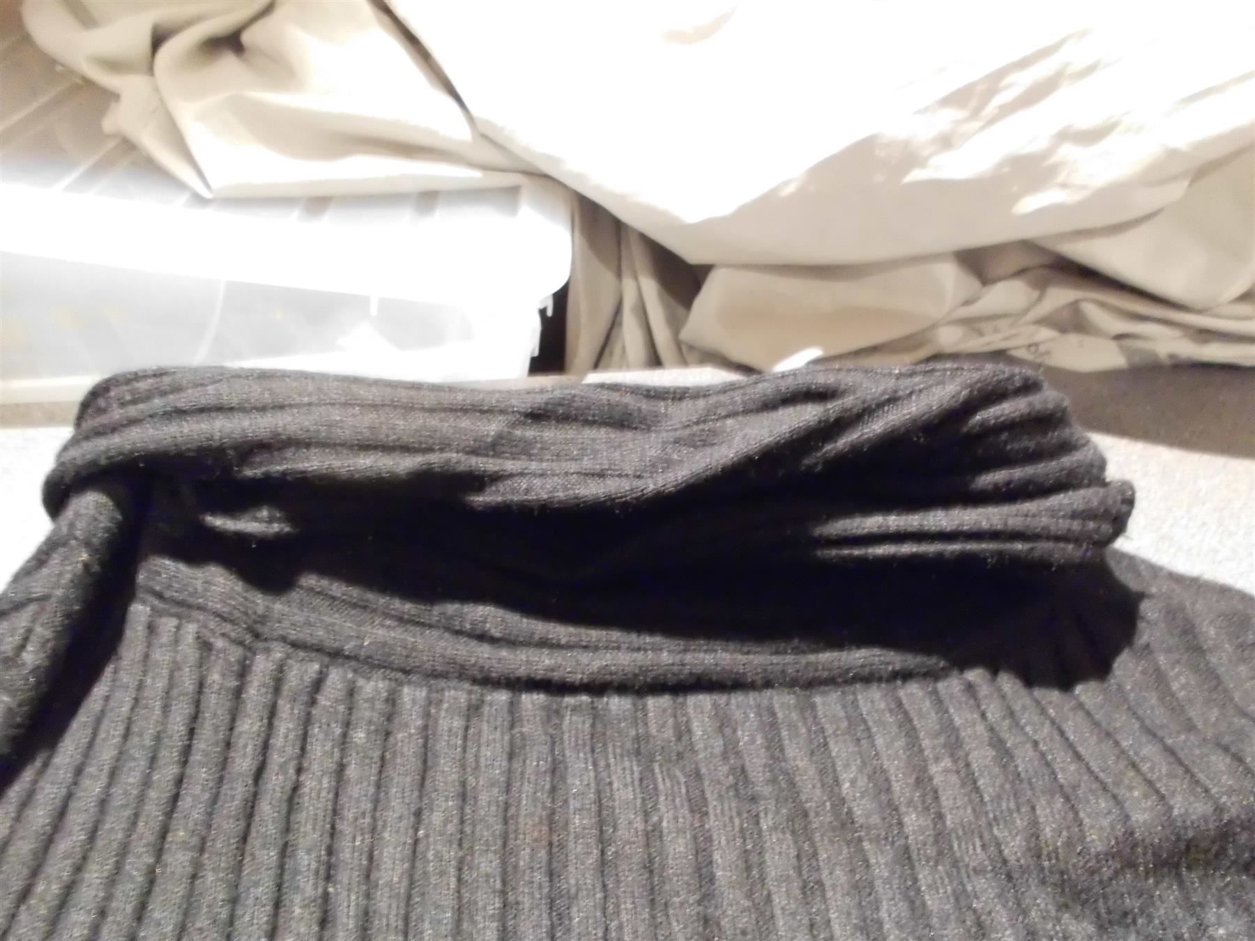 Pulls & Sweat-shirts: Rollkragenpullover ca. Grösse 52, schwarz – D'occasion à Zürich par abraxas1291 1