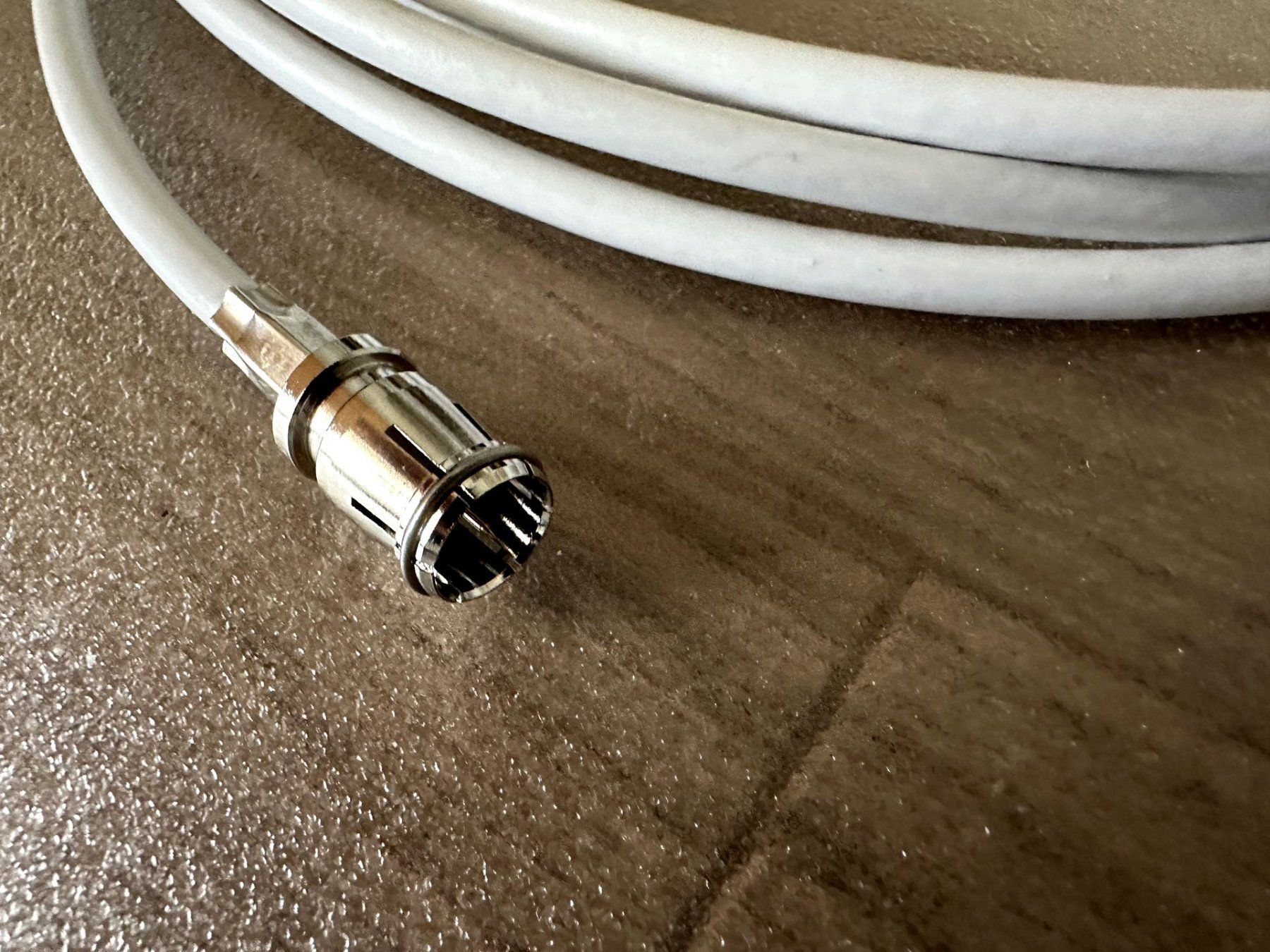 UPC Cavi: Internet Kabel, Kabelanschluss Breitband, 2 x 3.0m – Usato da Nottwil venduto da rattkatz 3