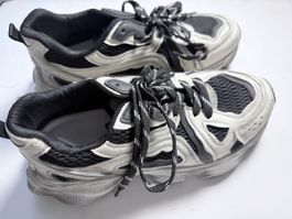 Sneakers schwarz weiss chunky Sohle guter Zustand