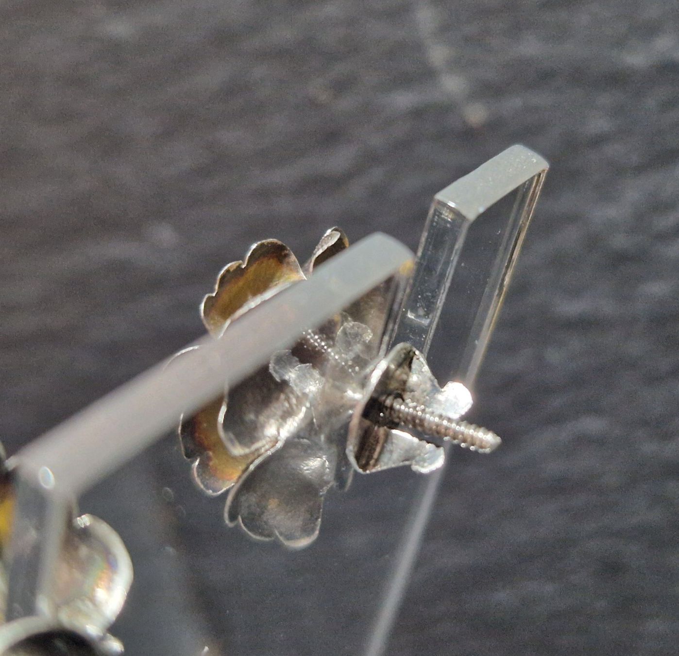 Ohrringe & -stecker: Ohrstecker Blumen Design Silberfarben gebraucht</div> – Gebraucht aus Winterthur von Sadega 2