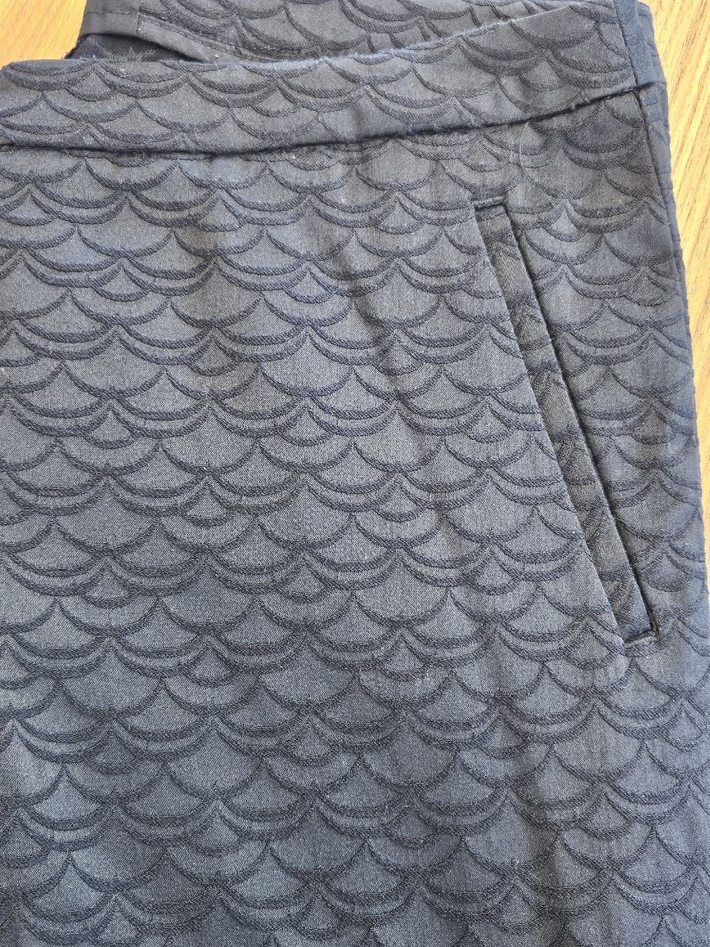 H&M Pantaloni: Hose H&M – Usato da Wiesendangen venduto da Sinhuk 4