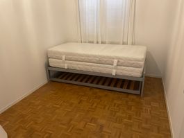Gästebett von Interio Monument und Ergomaxx River Matratzen