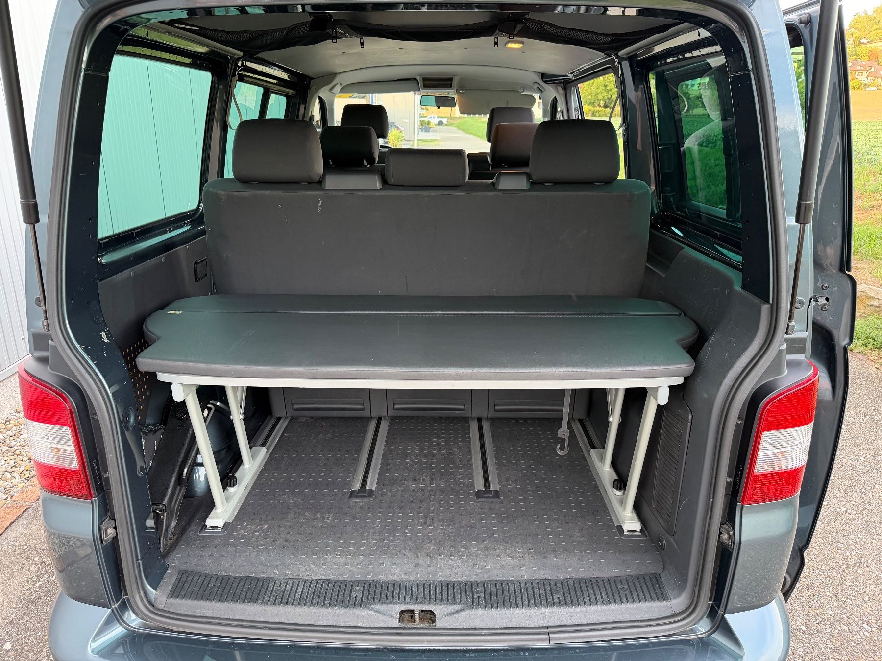VW Automobili: VW T5 Multivan Startline 2.5L TDI – Usato da Lengnau AG venduto da Touchdownzone 6