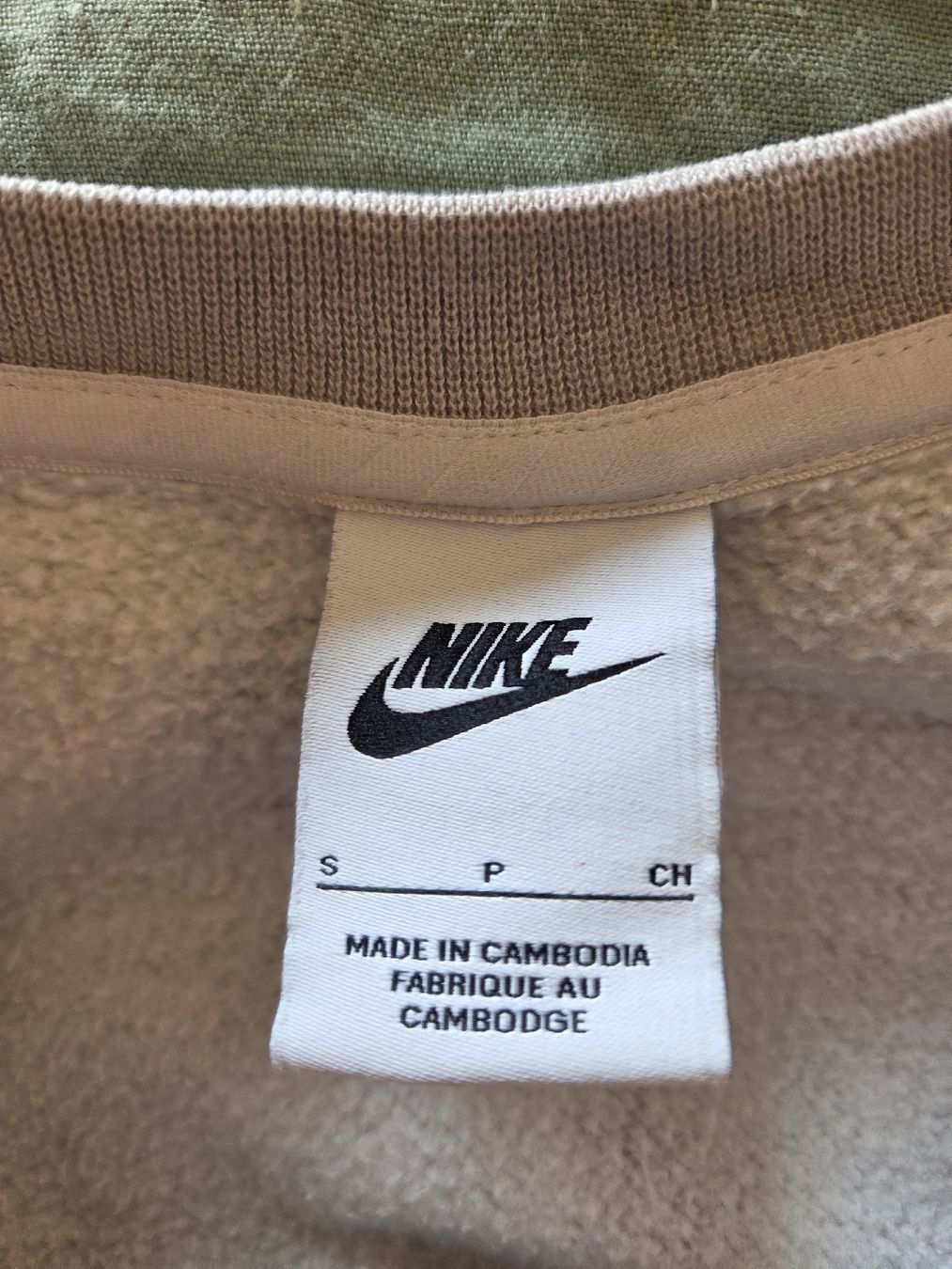 Nike Pullover & Sweatshirts: Nike Air Pullover – Gebraucht aus Basel von sommerlove 2
