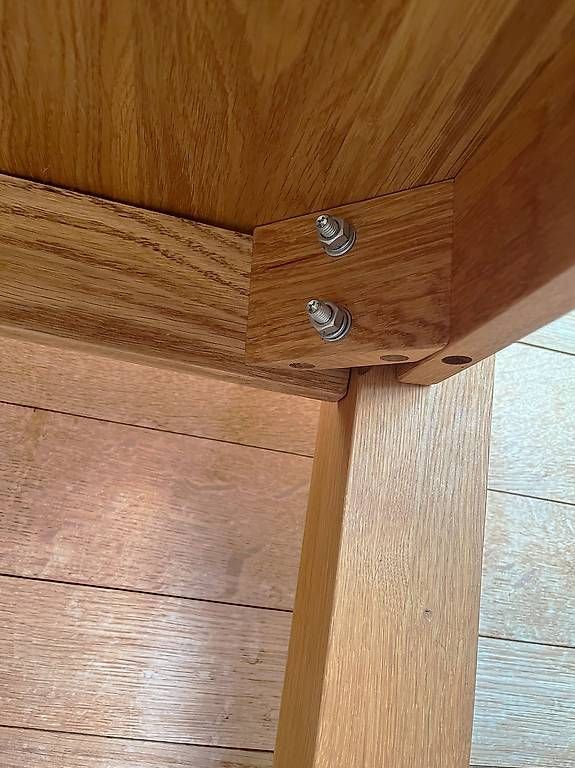 Tische: Tisch aus massivem Eichenholz – Gebraucht aus Zürich von Turanor 2