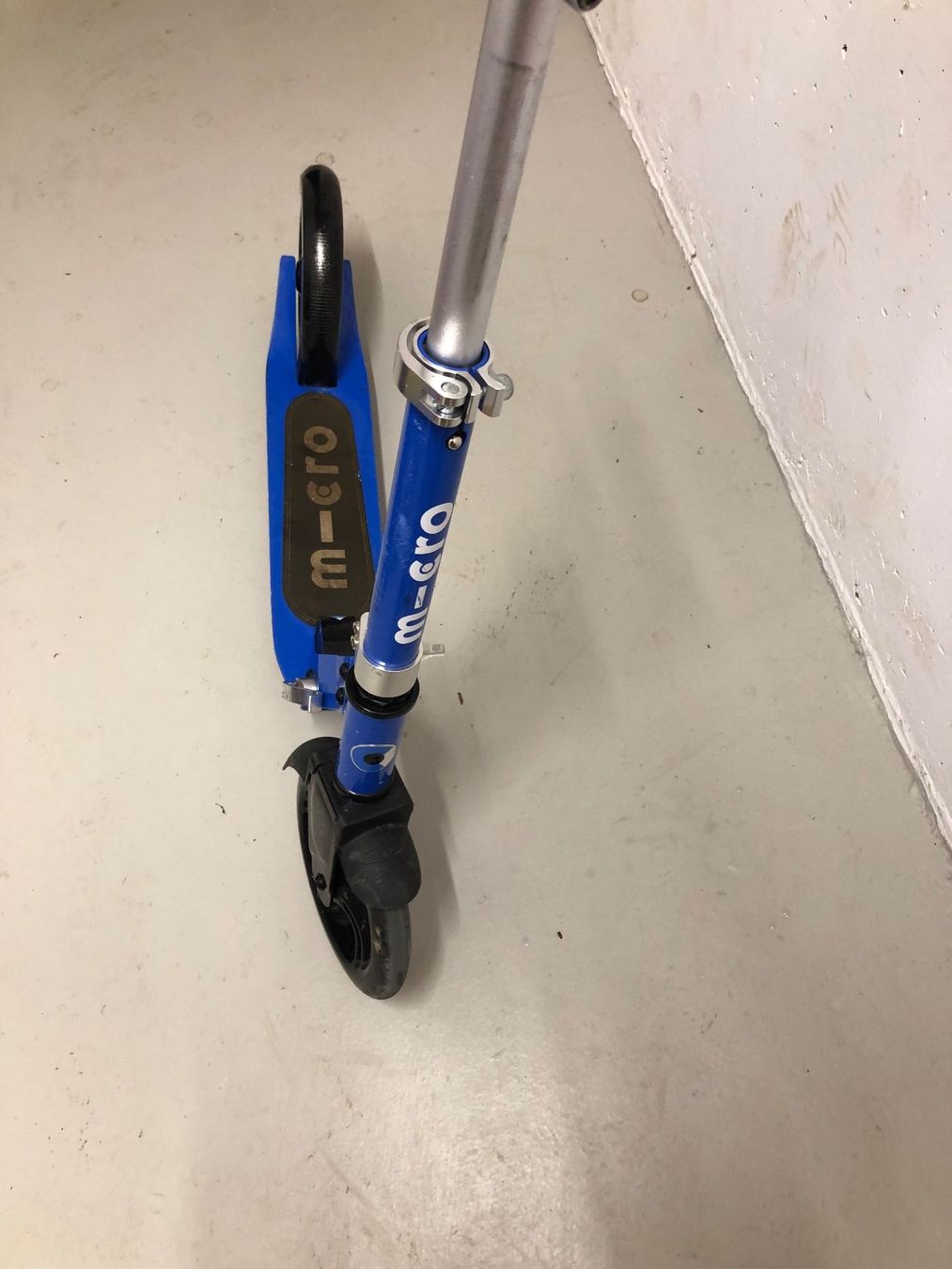 Micro Kickboard: Micro Kinderroller, Top Zustand, blau! – Usato da Frauenfeld venduto da ger_8xzk 3