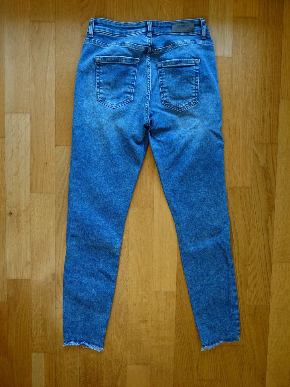 Only Jeans: ONLY Jeans ONLBLUSH  Midwaist | M/32 – Usato da Muri AG venduto da komich4 4