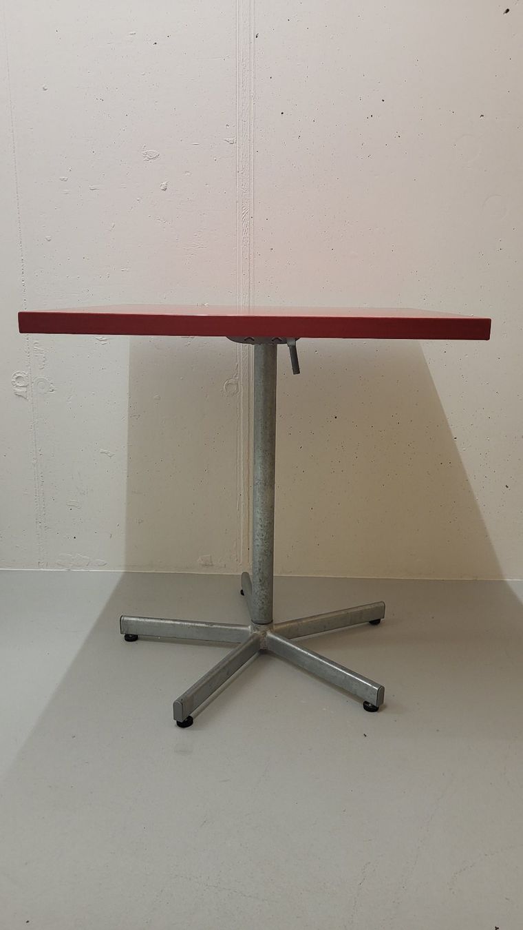 Schaffner Tavoli: Schaffner Klapptisch 80x80 Rot – Usato da Affoltern am Albis venduto da knzmm