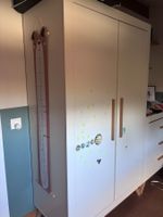 Armoire enfant ROBA 2 portes – blanc & bois – très bon état