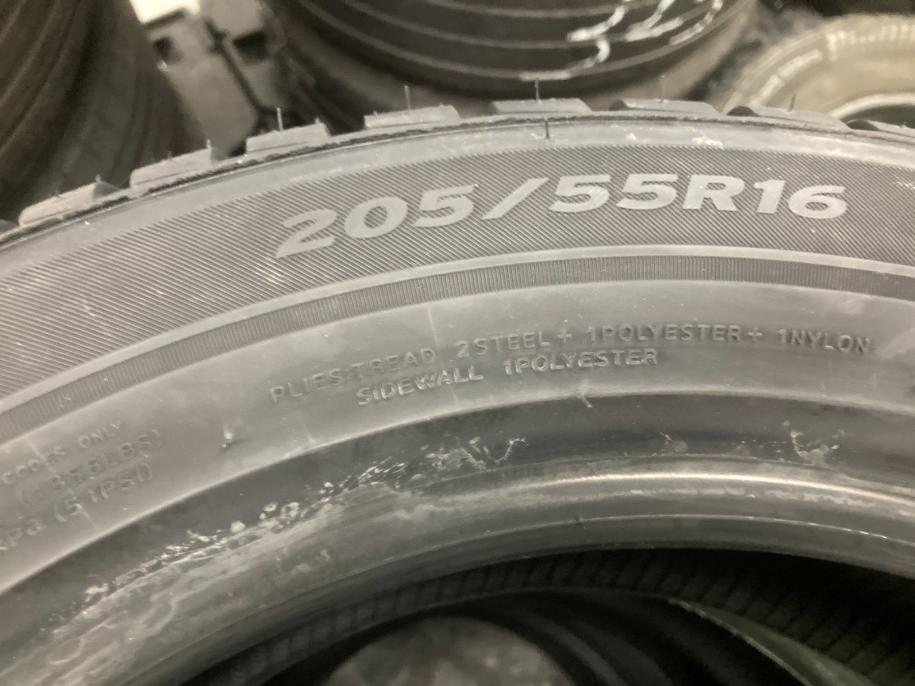 Pneus & Roues: 205/55R16 Winterpneu Neu – Neuf avec emballage d'origine à Cham par Cham6332 2