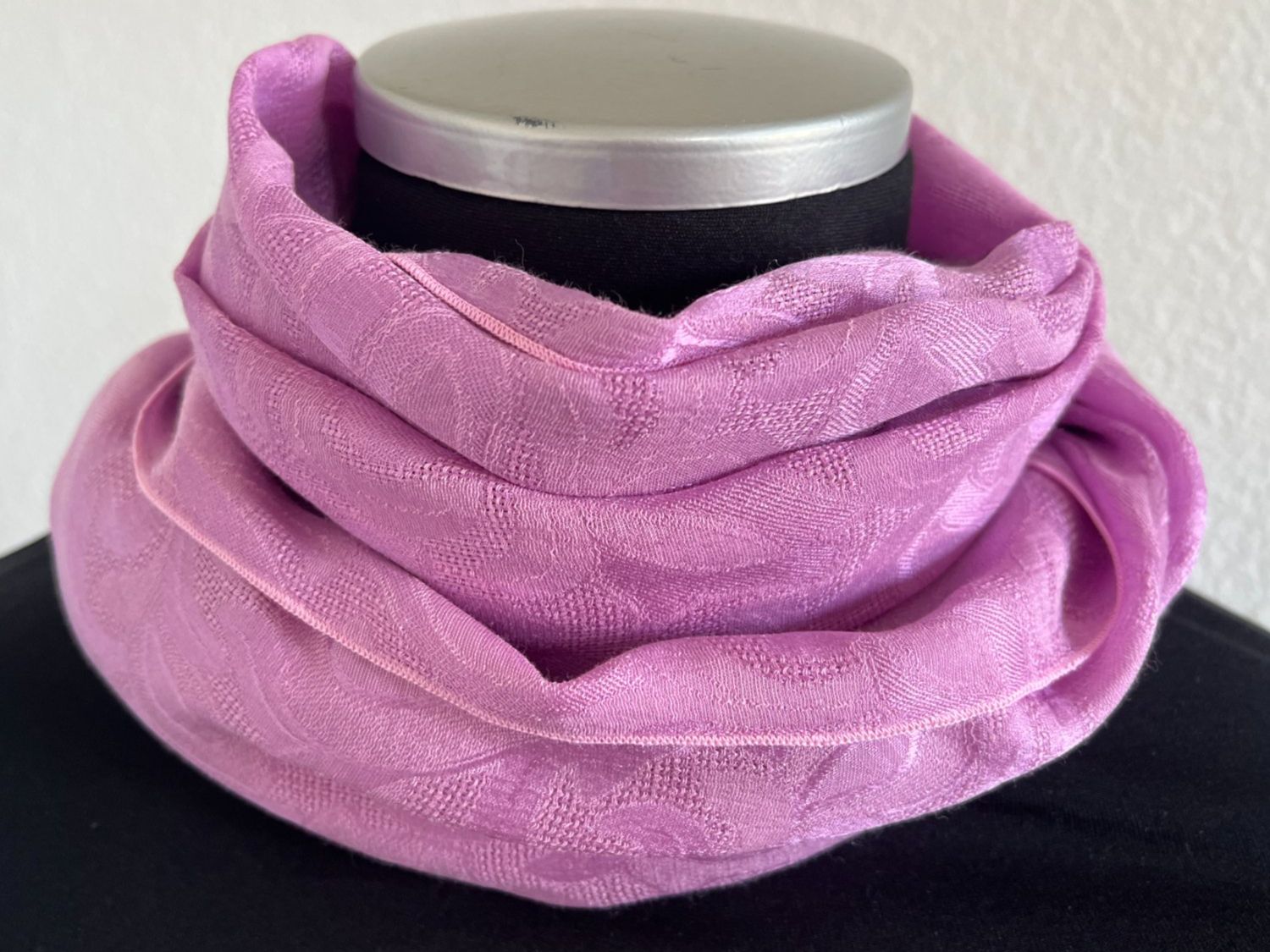 Colora Foulards, Tücher & Schals: Colora Schal, 68% Seide, Helllila, NEU – Neu und originalverpackt aus Worb von farben20zauber 1