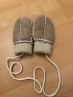 Baby Fäustlinge Leder und Wolle beige mit Kordel