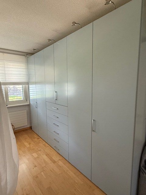 Armadi: Grosser Qualitäts-Kleiderschrank – Usato da Dielsdorf venduto da sunsailor