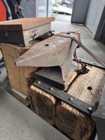 Amboss mit Holzunterbau gebraucht
