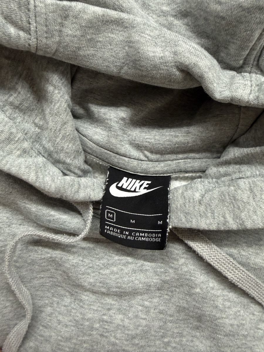Nike Maglioni & Felpe: Sweat à capuche Nike gris taille M bon état – Usato da Granges VS venduto da coraliegrd5 2