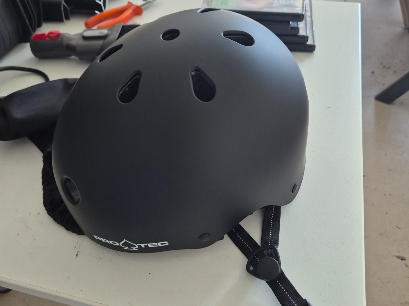 Helme: Protec helm – Neu (gemäss Beschreibung) aus Pratval von jonwayne