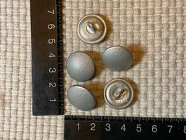 5 Metal Knöpfe