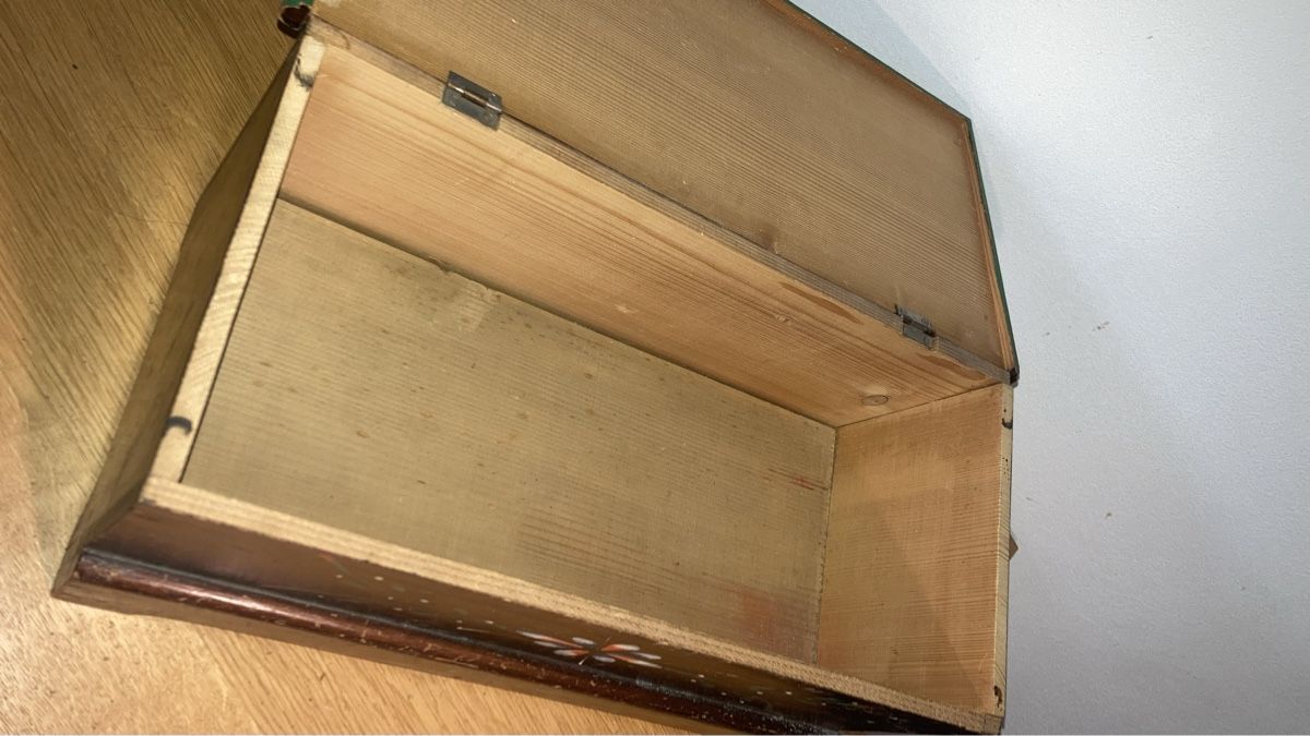 Cassapanche: Antike Holztruhe mit Bauernbemalung – Usato da Basel venduto da alma428 5