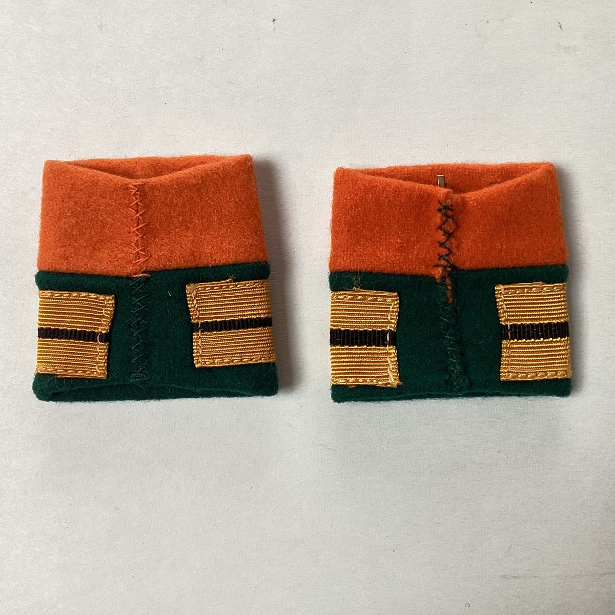 Schweizer Armee Uniformen: Patten Oberstleutnand – Gebraucht aus niederurnen von Hagugelmann 1