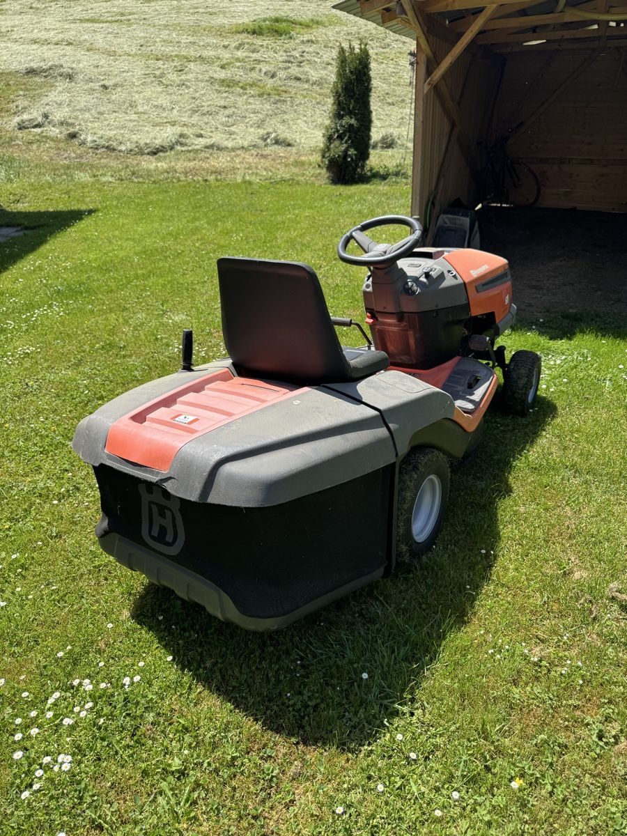 Husqvarna Tondeuses à gazon: Rasenmäher Traktor – D'occasion à Boltigen par HugoEgli 1