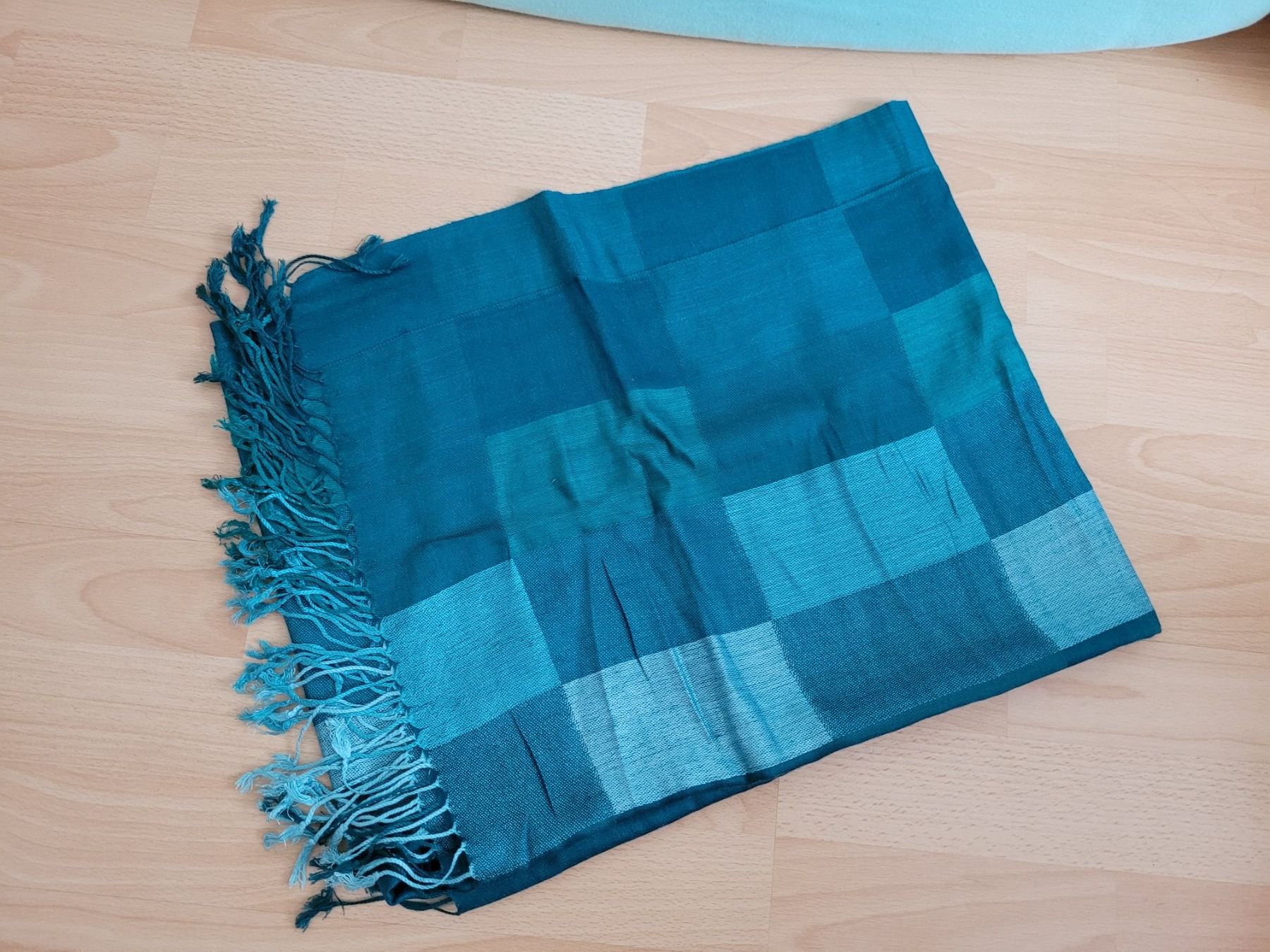 Foulards & écharpes: Schal – Neuf (Voir description) à Inwil par Flower2325