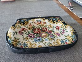 Kleines Folkloretäschchen, Breite 18 cm, Höhe 12 cm,