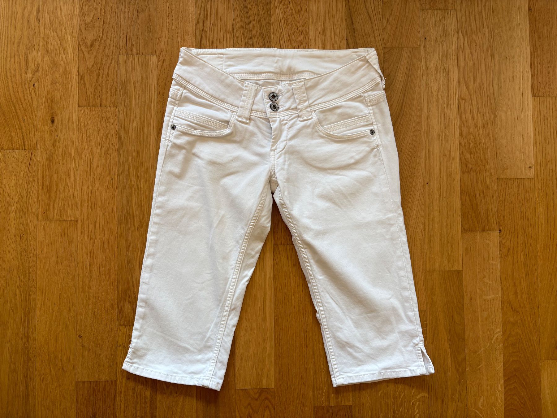 Pepe Jeans Jeans: Pepe Jeans - Weisse Shorts W28 – Gebraucht aus Zürich von cassandra1504