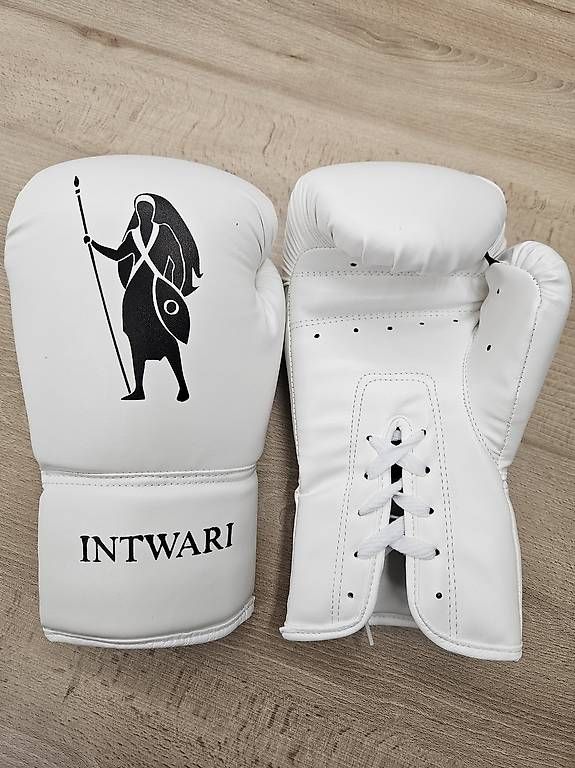 Handschuhe & Handstulpen: Gants boxe blancs neufs 8 et 10z – Gebraucht aus Genève von fre_6hjt