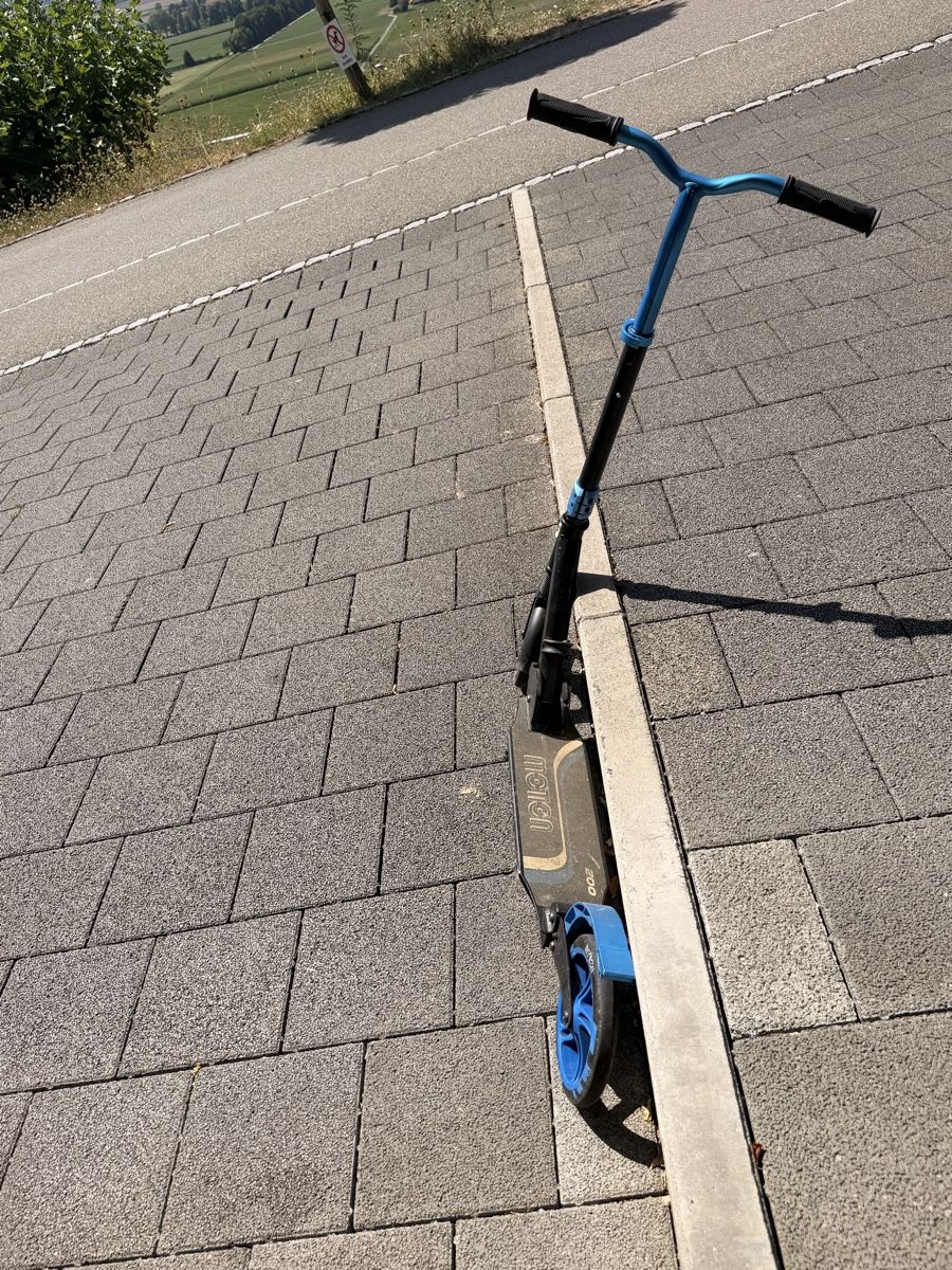 Micro Kickboard: Klappbares Trottinett Micro schwarz blau – Usato da Wauwil venduto da sey_l2td 6