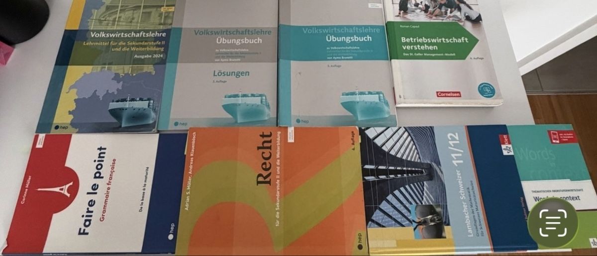 Livres: Bücherpaket  – D'occasion à Basel par Leyla_12 2