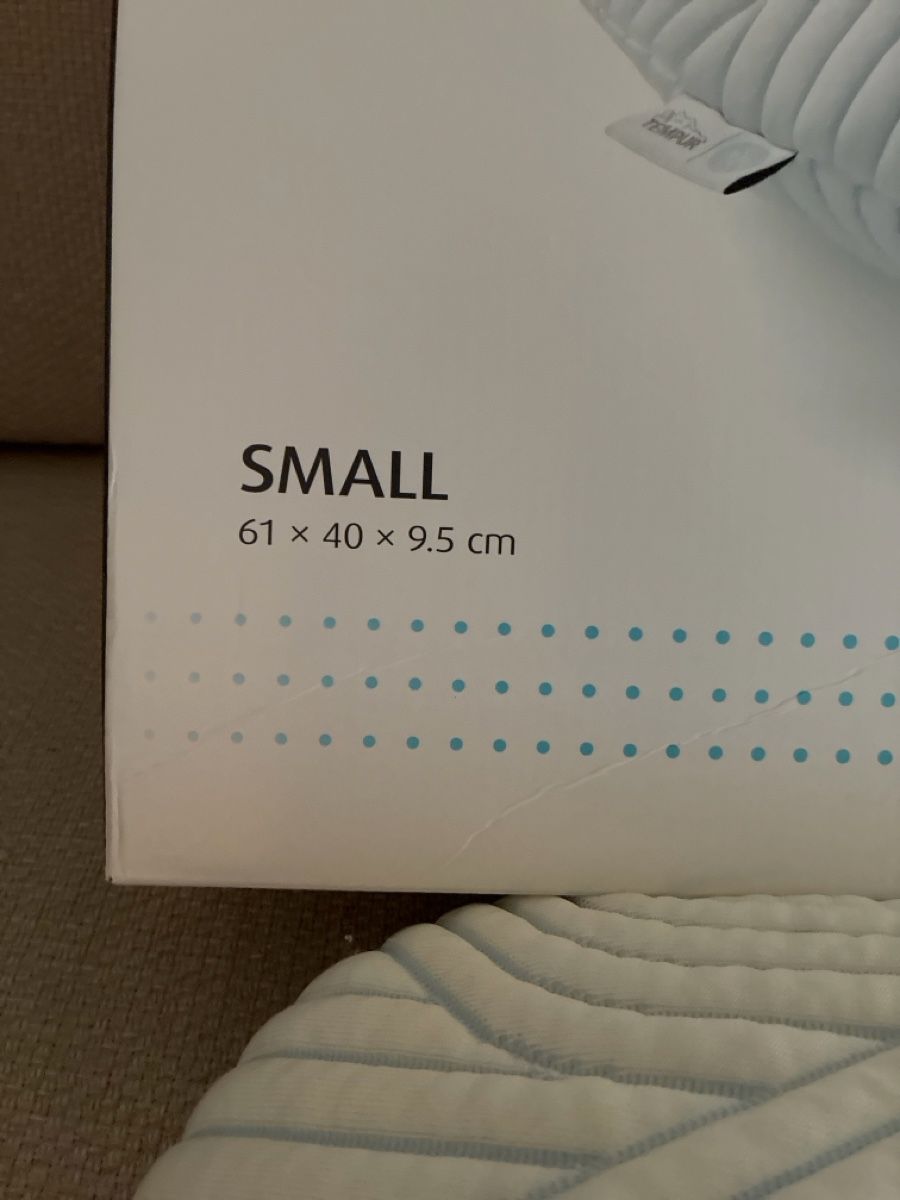 Tempur Kissen: TEMPUR Curve Pillow Small - 2 mal benutzt – Neu (gemäss Beschreibung) aus Zürich von ZuziHaj 1