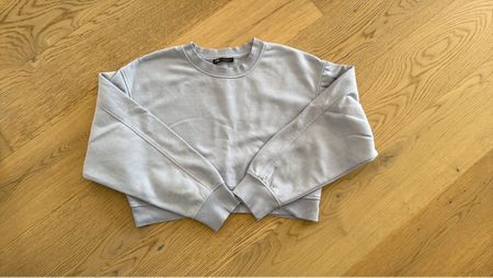 Under Armour Damen Pullover flieder, Grösse S, zara