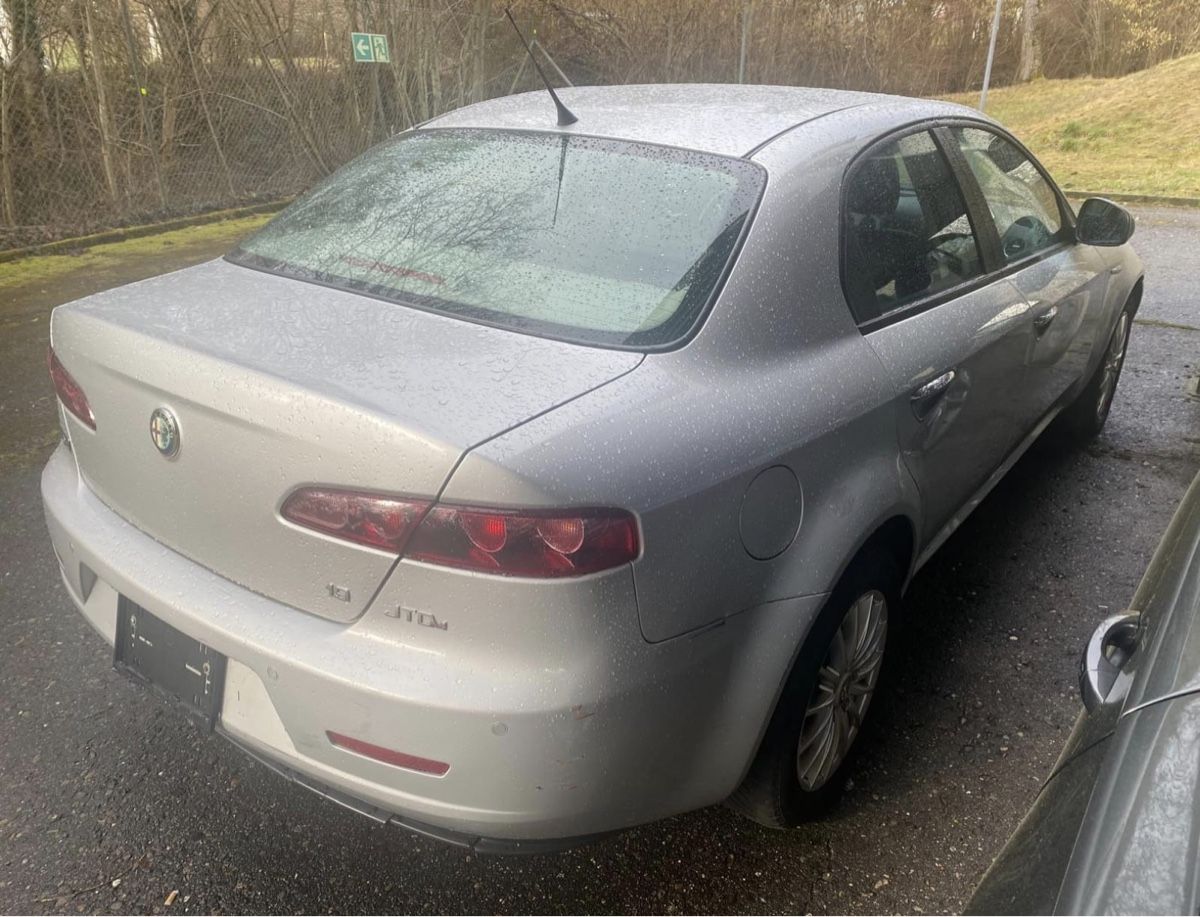 Alfa Romeo Autos: Alfa Romeo 1.9 JTD – Gebraucht aus Endingen von hud_5fvp 4