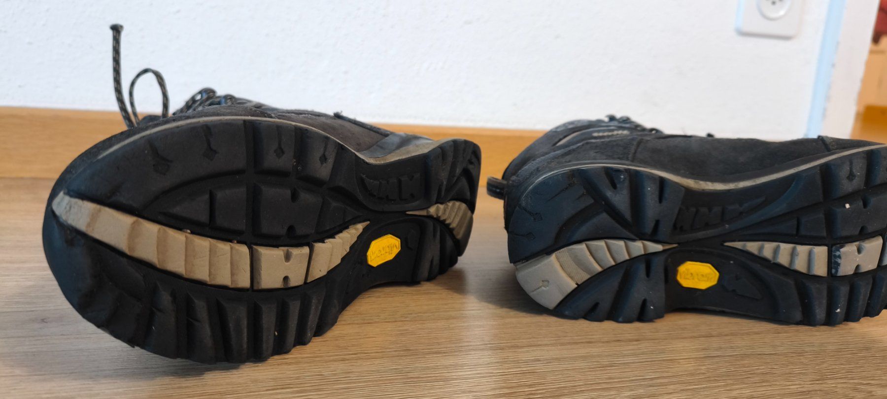 Mammut Scarpe da donna: Mammut Goretex Wanderschuhe 38 – Usato da Ebikon venduto da brombomboli 3