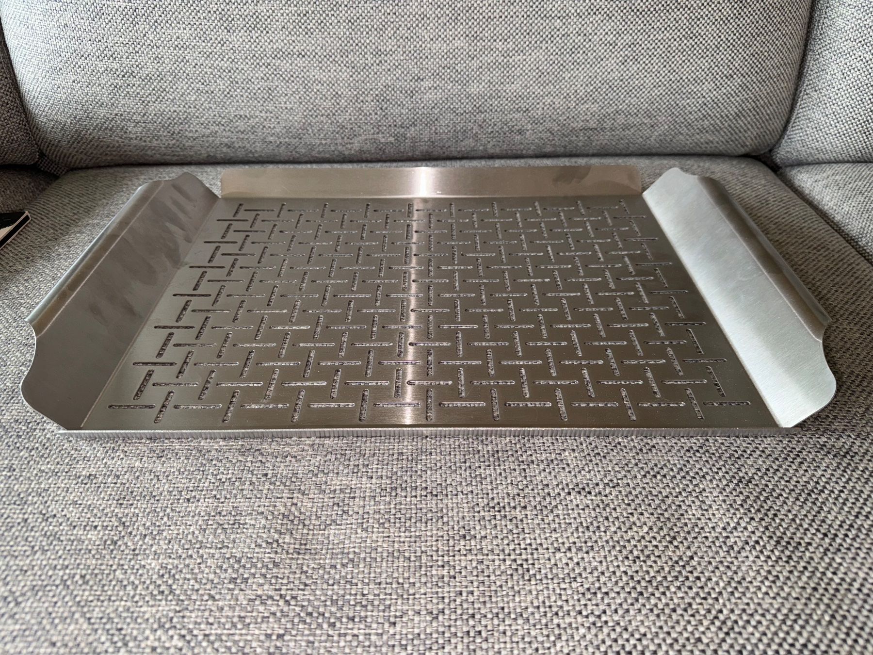 Servierplatten: Serviertablet Rechaud Blech Servierplatte Metall perforiert – Gebraucht aus Aesch ZH von Goonies_1 2
