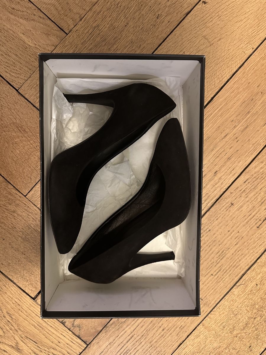 Navyboot Damenschuhe: Navyboot Schwarze Wildleder Pumps – Gebraucht aus Basel von viasen 3