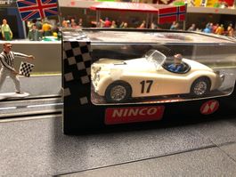 Jaguar XK120 Marfil SlotcaR Ninco 1:32