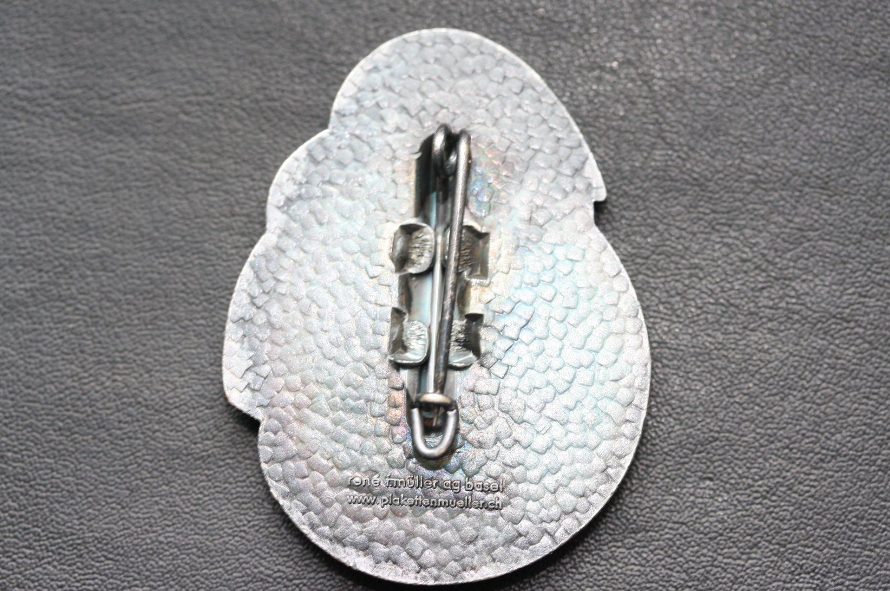 Basler Placchette & Badge: Basler Fasnachts Silber 2000 – Usato da Allschwil venduto da Schluurbi605 1