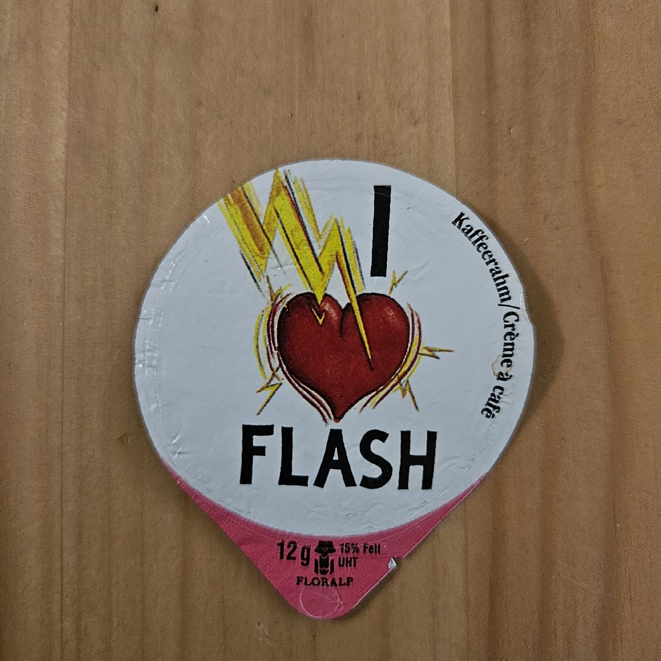 Kaffeerahmdeckel: Kaffeerahmdeckel FLASH – Gebraucht aus Basel von Melibu